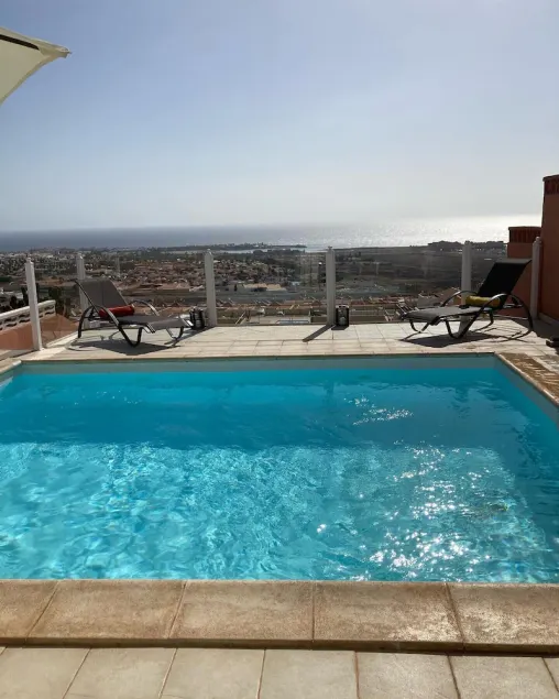 Beautiful villa with spectacular views across Caleta.  - Image 1