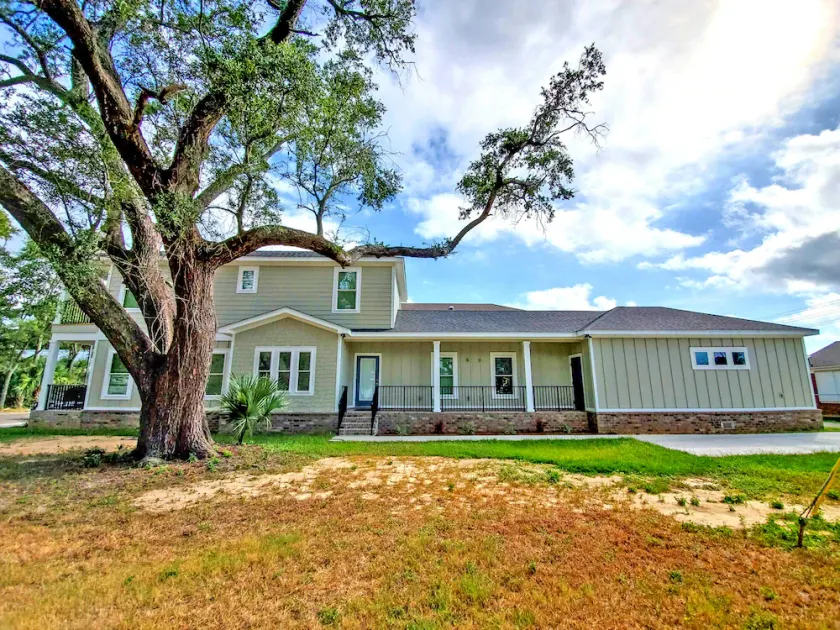 Beautiful 3-bedroom home in the heart of Downtown! - Image 1