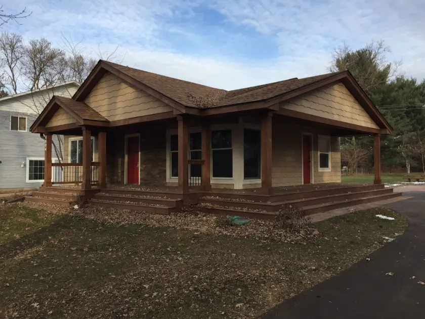 Charmantes Ferienhaus mit Blick von der Veranda des Birch Lake in der Nähe von White Bear Lake Mn - Image 1