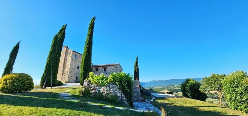 360° views, pool, AC, pizza oven & bocce court - Image 1