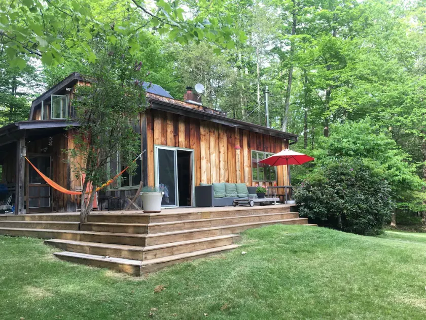 Stilfuld & Afsondret Woodstock Country Home med pool - Prime Location - Image 1