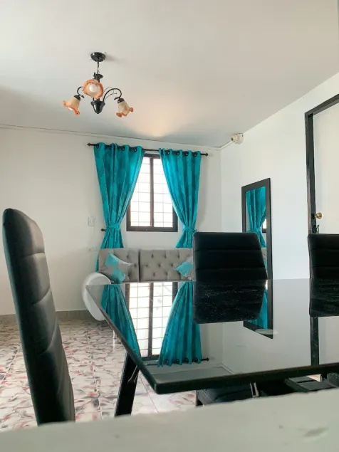 Apartment for 8 people, central - Image 1