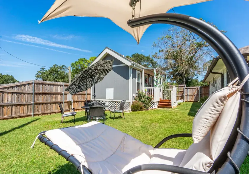 - Adorable Guest House in South Tyler - - Image 1