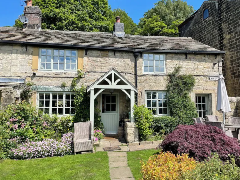 3 bedroom accommodation in Midgehole, Hebden Bridge - Image 1