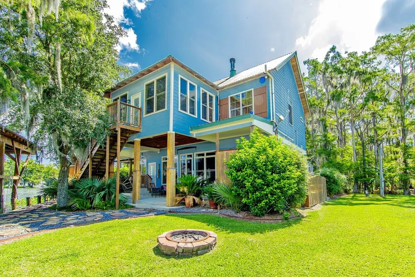 \"Bayou Fever\" a Cajun Bayou Paradise -Sleeps 12 - Image 1