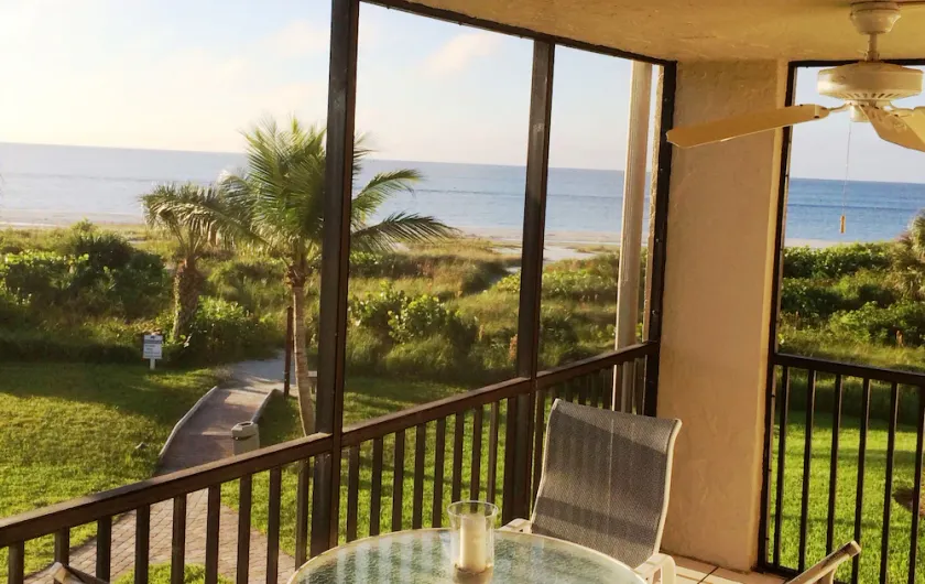 Sanibel Surf Sounds Direct Beachront - Mise à jour 2 Bdrm / 2 salles de bain avec Wifi & Bikes - Image 1