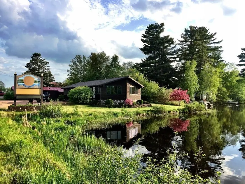 Familjevänlig, Gångavstånd till många affärer, uthyrning och båtlandning. - Image 1