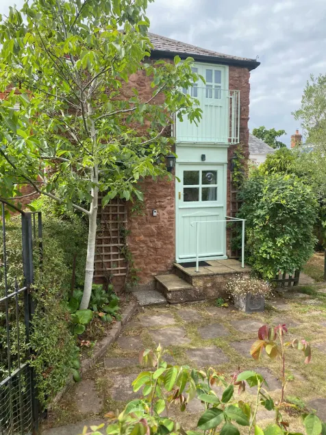 Delightful Barn Conversion in village beneath the beautiful Quantock Hills AONB - Image 1