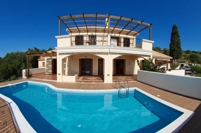 Family friendly villa with great surroundings close to village centre.. - Image 1