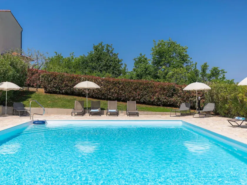 Nice apartment in villa for 6 guests with pool, WIFI, A/C, TV and terrace - Image 1