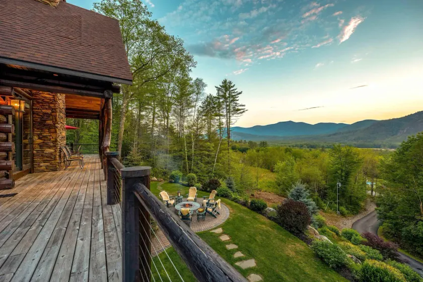 One-of-A-Kind Log Home in the Heart of the White Mountains NH - Image 1