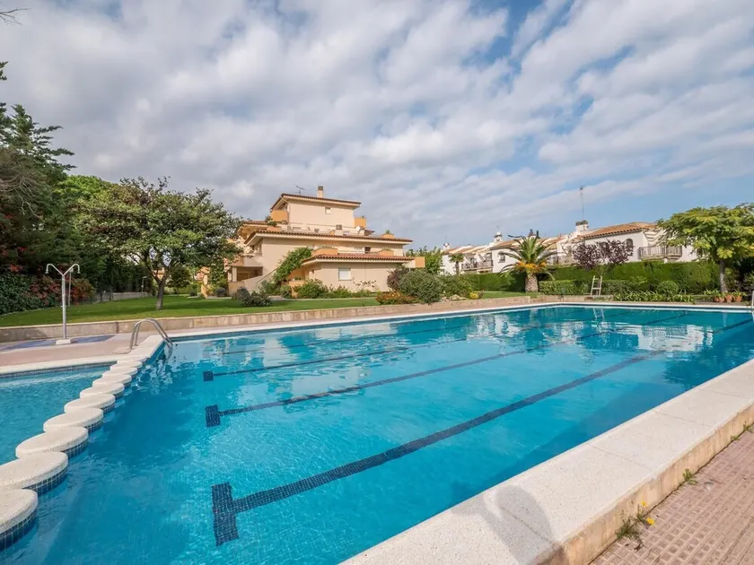 Stil Mar. Apartment for 5 people with communal pool - Image 1