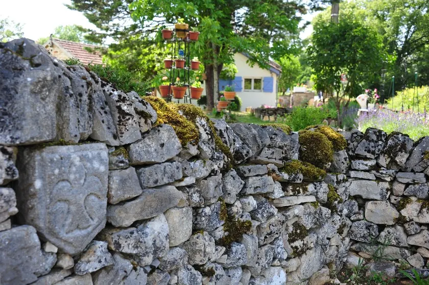 Maison Indépendante Dans un Petit Village Typiquement Quercinois - Image 1