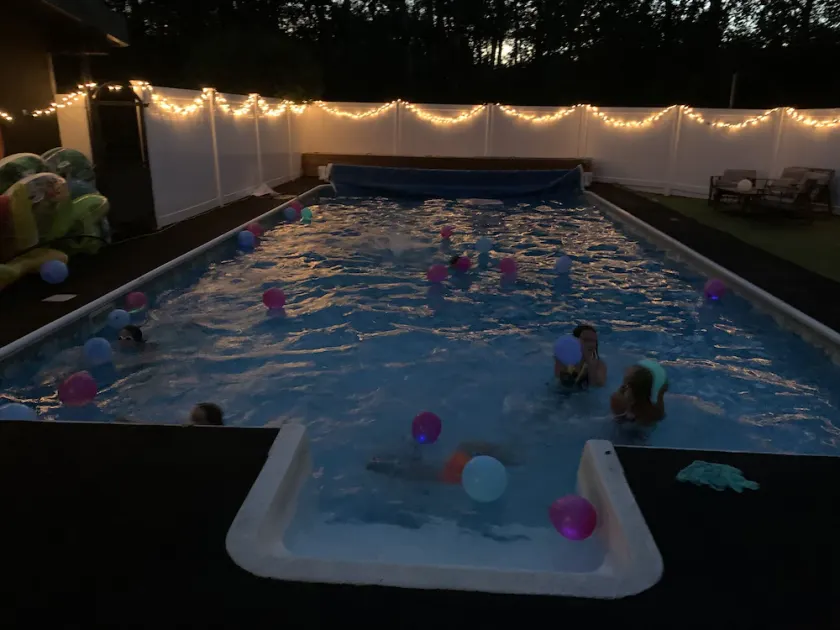Pool, Acreage, dream kitchen with large gas stove/oven, dog run, - Image 1