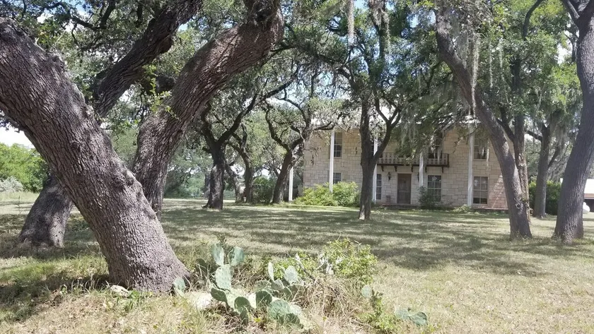 Historisches Antebellum Ranchhaus im Texas Hill Country - Image 1