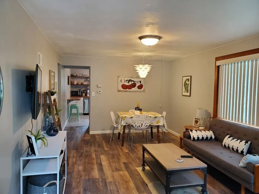 The Cherry Pit - New listing - Image 1