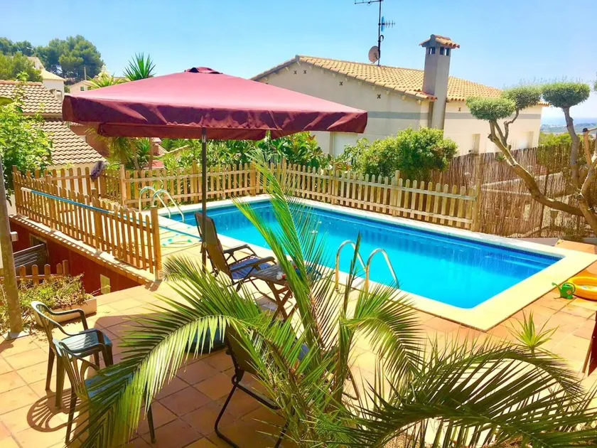 AMAZING HOUSE PRIVATE POOL HUGE GARDEN! - Image 1