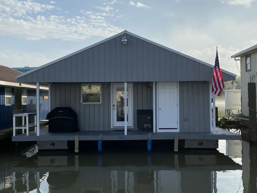 Neues Cypress Cove Marina Hausboot (985-264-6582) - Image 1