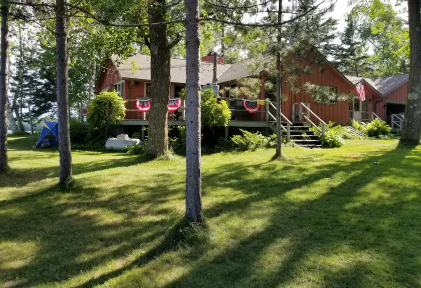 Northwoods Retreat on Bad Medicine: Erstklassiges Schwimmen, Wassersport und Schneemobilfahren - Image 1