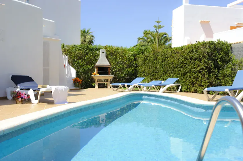 Simple holiday home Corb Mari, sleeps 6, pool and garden, 200 meters from beach - Image 1