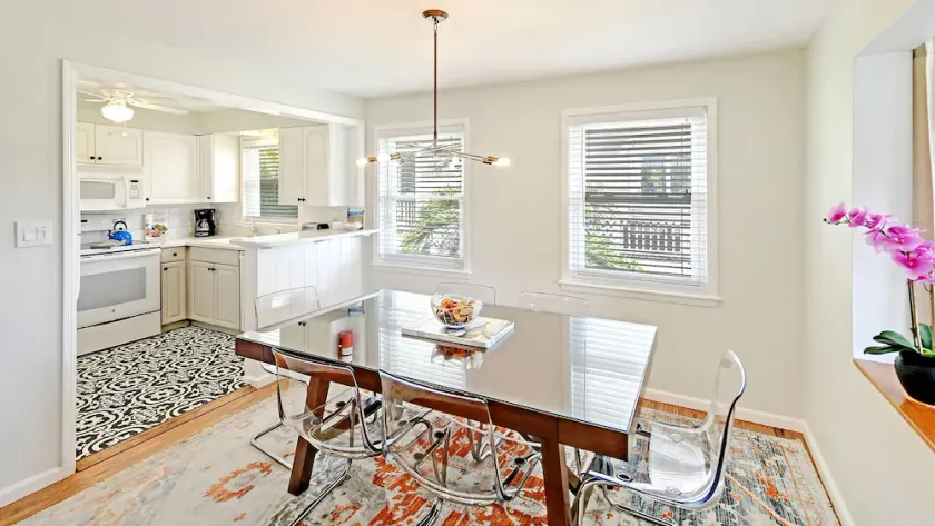 'safe & Clean' Hide-A-Way Suite Only 60 Steps To The Siesta Key Public Beach - Image 1