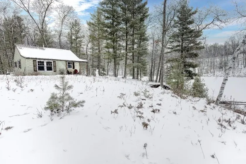 Cozy Cabin on Secluded Peninsula - Image 1