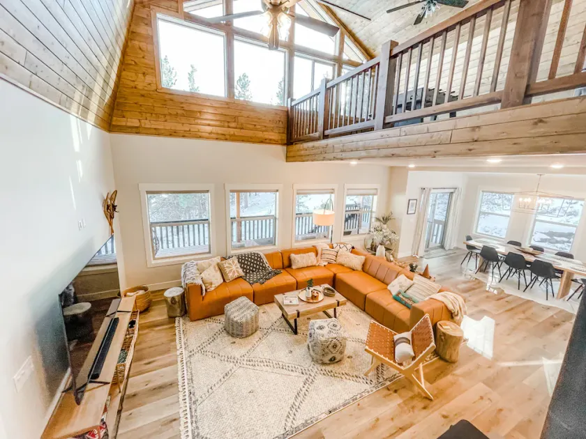 Luxury Cabin near National Parks w/ Hot Tub & Lake - Image 1