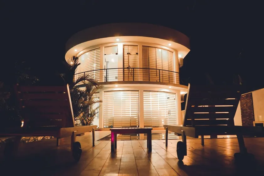 Get the celebrity treatment with world-class service at Silverline Luxury Villa - Image 1