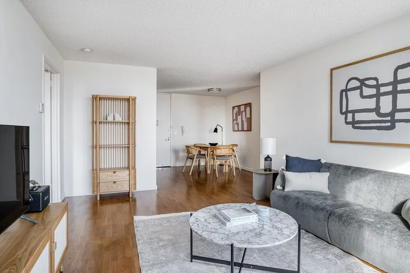 UES 2BR w DM Elevator Gym nr Central Park NYC-918 - Image 1