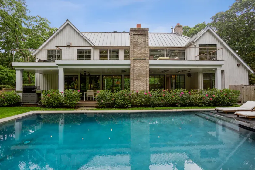 Unique Modern Barn House in Sag Harbor - Image 1