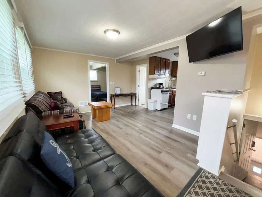 NEW- 1 Bed, 1 Bath, Sleeps, 4, Close To Boat Launch, Recently Renovated, Clean - Image 1