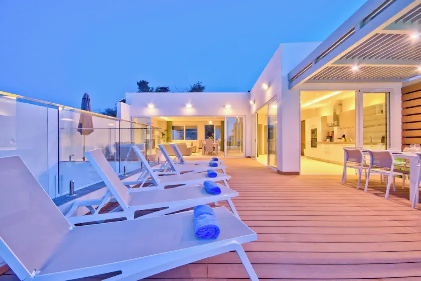 Extraordinary Villa With Private Pool & Steamsauna - Image 1