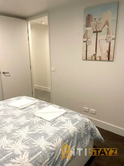 Braddon 1BD - Walk to Cafés, Secure Parking - Image 1