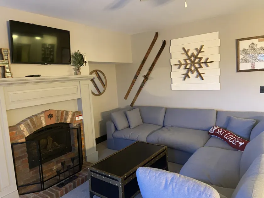 4BR 4BA Ski-In Ski-Out Condo Steps from Grammy Jay - Image 1
