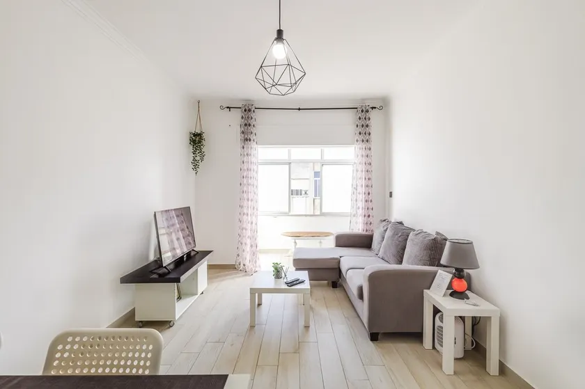 Appartamento Vacanze \"Sleeptubal Moderna Sistemazione\" con Balcone e Wi-Fi - Image 1
