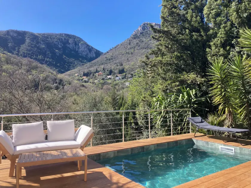QUIET VILLA BETWEEN SEA AND MOUNTAINS - Image 1