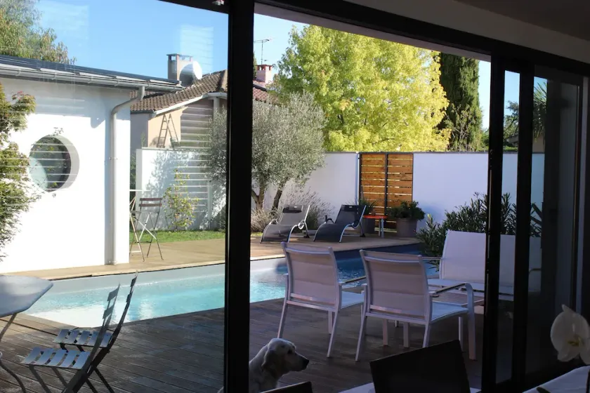 La Belle Maison Patio - Image 1