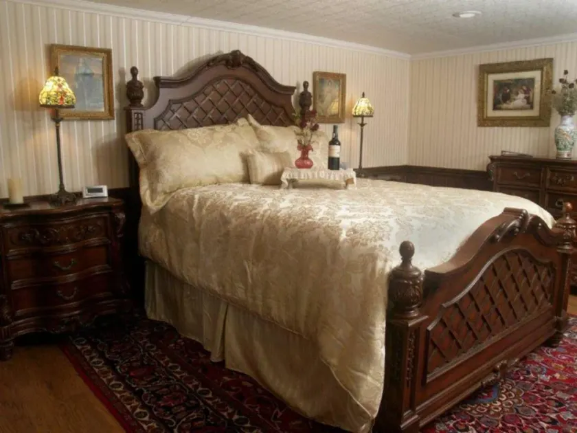 Conewango Zimmer im Karussell Bed and Breakfast - Image 1