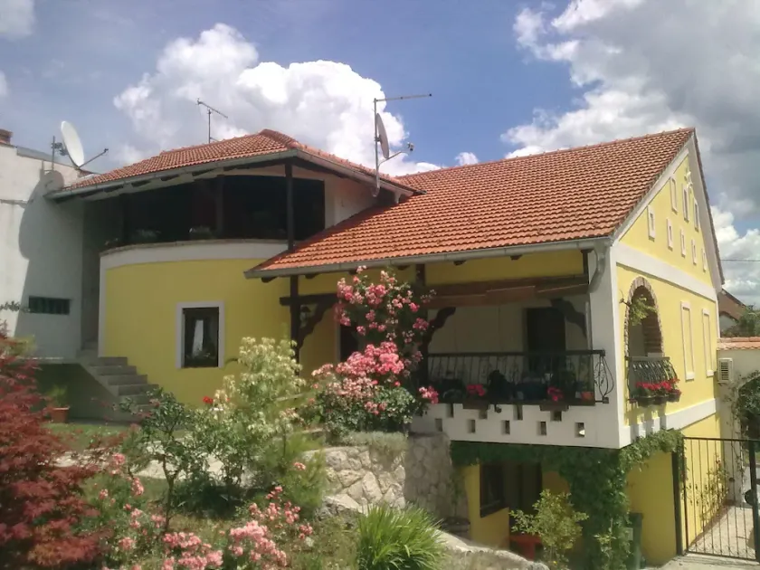 Studio apartment **** with terrace & garden - Image 1
