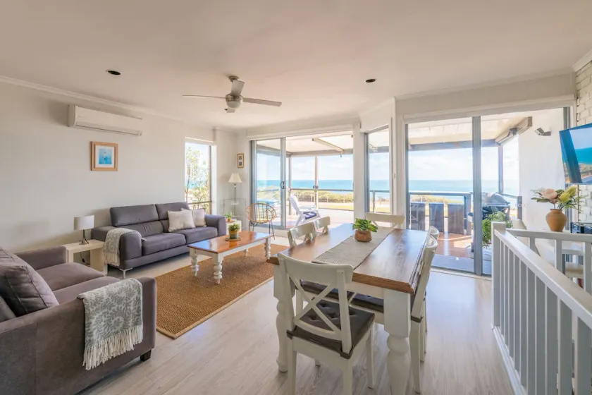 On the Esplanade, Beach, Views, sunsets and a short walk to the beach! - Image 1