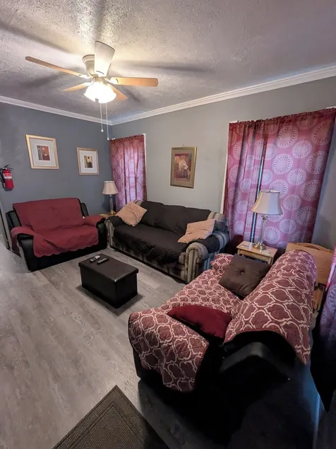 Untere 2 BR Tante Rose's Place Monroe MI - Image 1