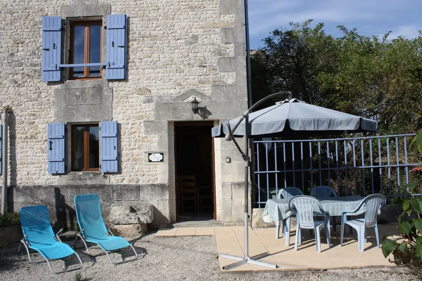 Wunderschön restauriertes Bauernhaus mit Pool in verkehrsgünstiger Lage - Image 1
