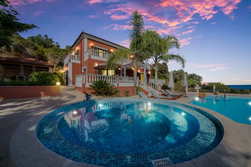 Classic Style Super Lux Villa with pool, jacuzzi. Stunning sea & mountain views - Image 1