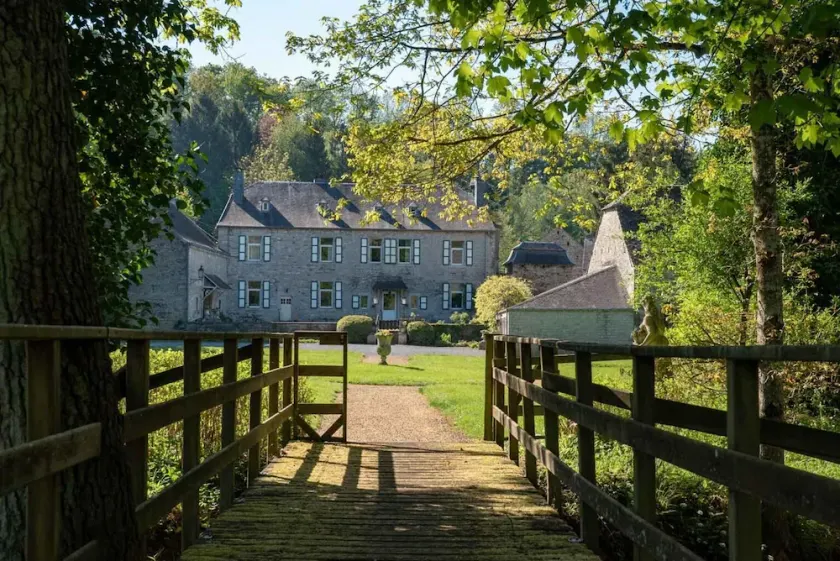 Castle in Ferrières with Pond Garden - Image 1