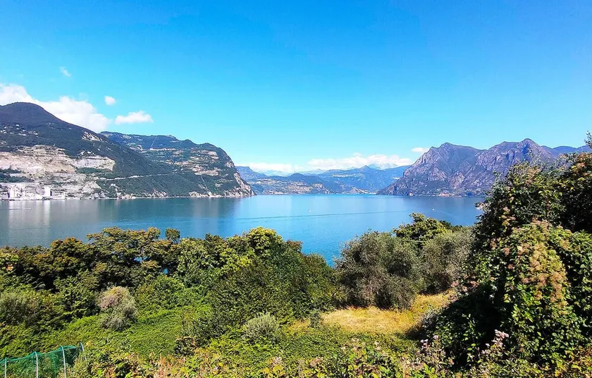 2 Bedroom Gorgeous Apartment In Monte Isola - Image 1