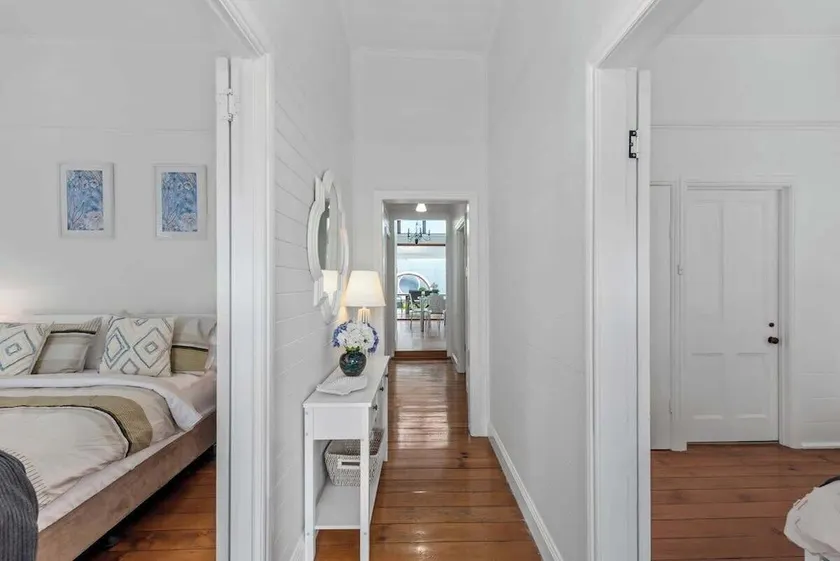 Contemporary Character! 3Bed/1.5Bath/1Car~New Farm - Image 1