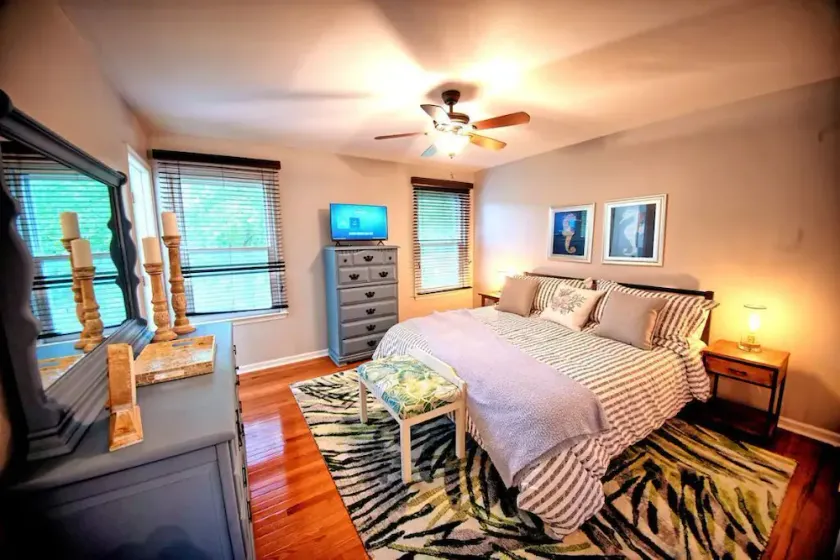 Relax on Kent Island in a 4 Bedroom Home w/Waterview! - Image 1