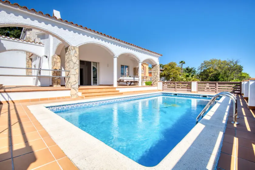 VILLA SAMBOO: House with private pool to rent in Pals - Image 1