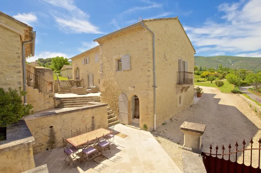 Mas de Terres Blanche, eine einzigartige Umgebung im Luberon ... - Image 1