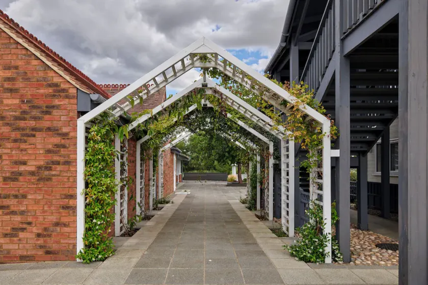  Lakehurst Park - Image 1
